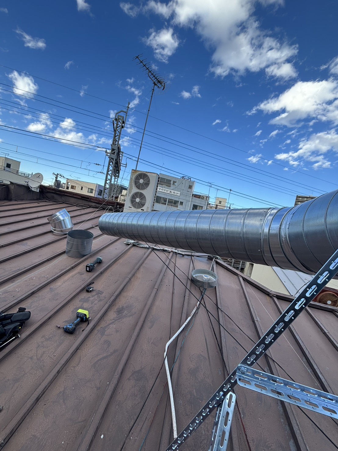 東京都葛飾区にてダクト工事